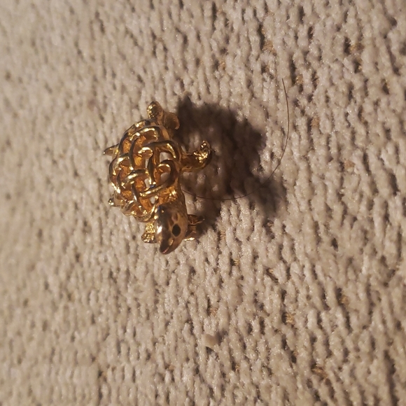 Vintage Gold Tone Turtle Pin - Picture 8 of 11